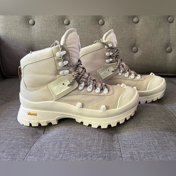 Moncler Shoes - MONCLER GLACIER BOOTS🌹